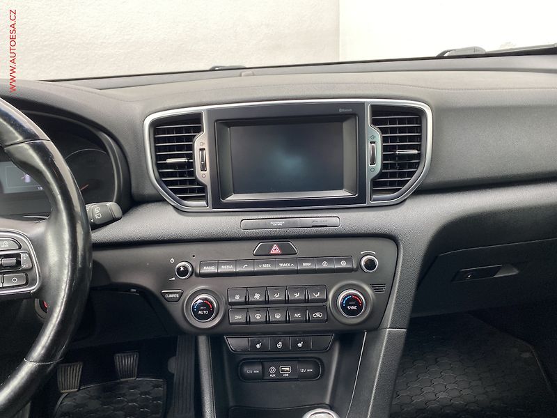 Kia Sportage (2018) 2.0 CRDi 4x4, ČR, Navi - fotka 12 z 20