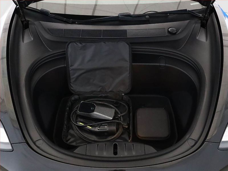 Tesla Model 3 (2019) Long Range 4WD 78kWh, SoH 83% - fotka 20 z 20
