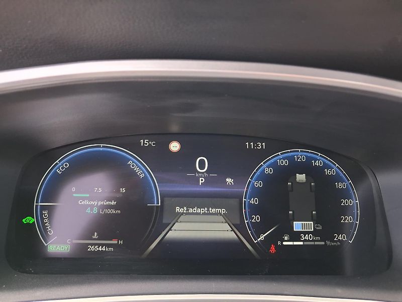 Toyota Corolla Cross 2.0 HSD e-CVT Comfort - fotka 14 z 25