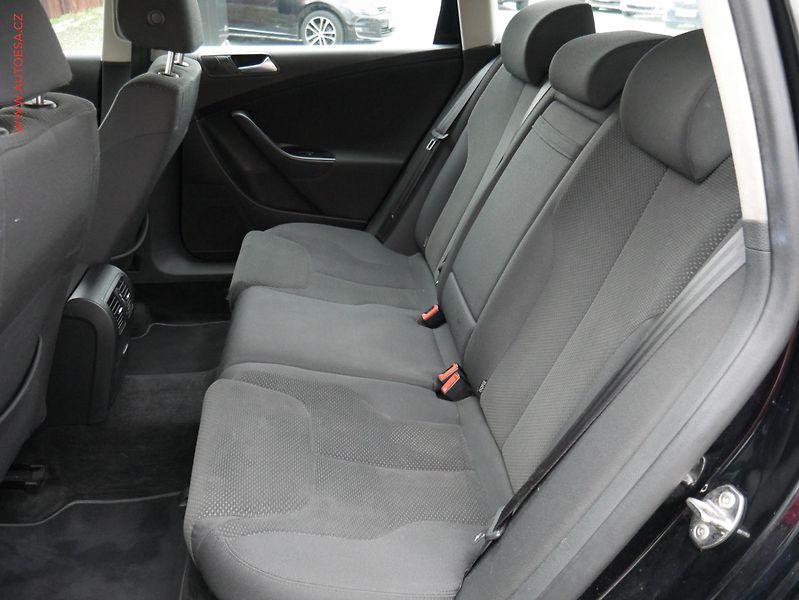 Volkswagen Passat (2010) 2.0TDi, Bixen, navi, STK3/28 - fotka 10 z 16