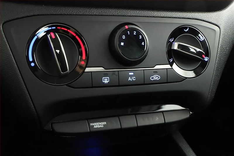 Hyundai i20 (2020) 1.2, ČR,1.maj, Serv.kniha - fotka 12 z 14