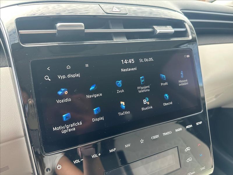 Hyundai Tucson 1,6 T-GDi MHEV 4WD SMART NAVI - fotka 22 z 27