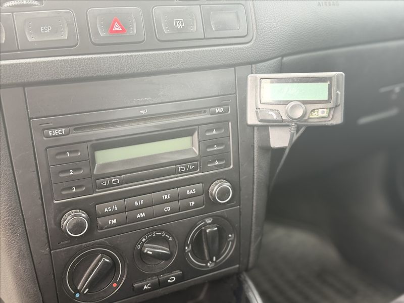 Volkswagen Golf 1,9 TDI 74kW - fotka 13 z 24