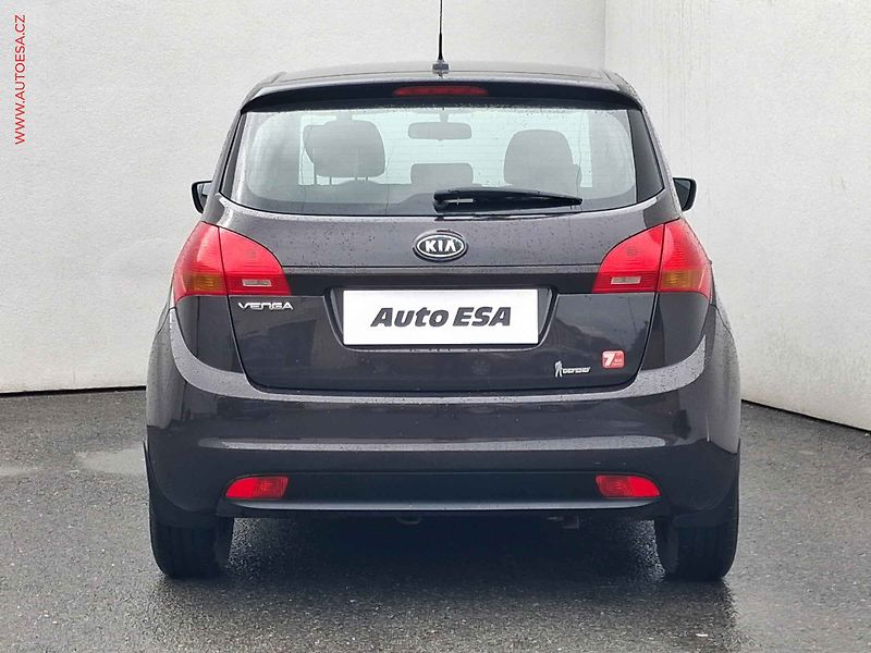 Kia Venga (2010) 1.4i, 2.maj,ČR, AC, +sada kol - fotka 5 z 16