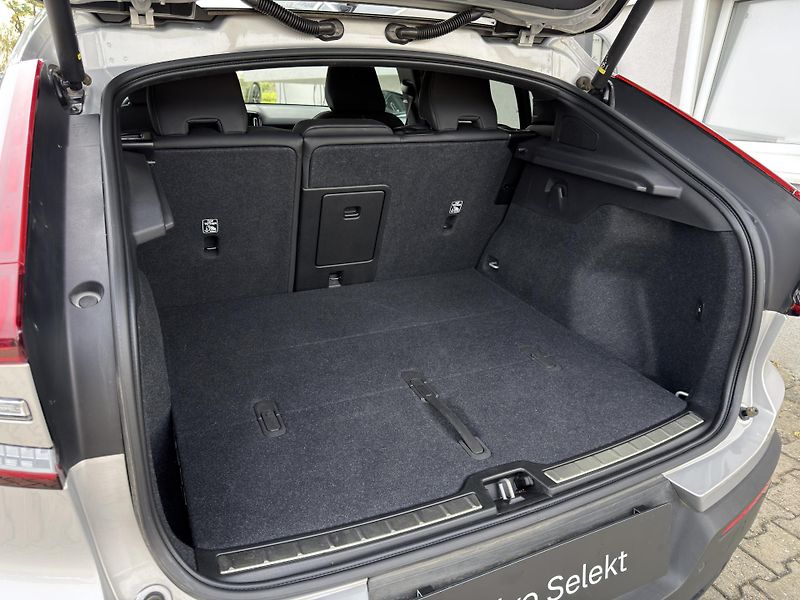 Volvo C40 P8 RECH. ULTIMATE // 4x4 +kola - fotka 17 z 49