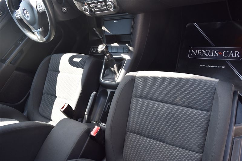 Volkswagen Golf Plus 1,4 i 59KW VÝHŘEV NAVI ALU - fotka 23 z 46