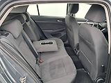 Volkswagen Golf (2023) LIFE 1.0 e-TSI / 81 kW DSG7 - náhled 21