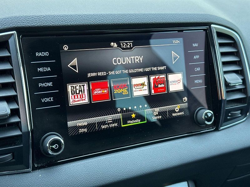 Škoda Karoq (2023) 1.5 TSI Ambition - fotka 12 z 30