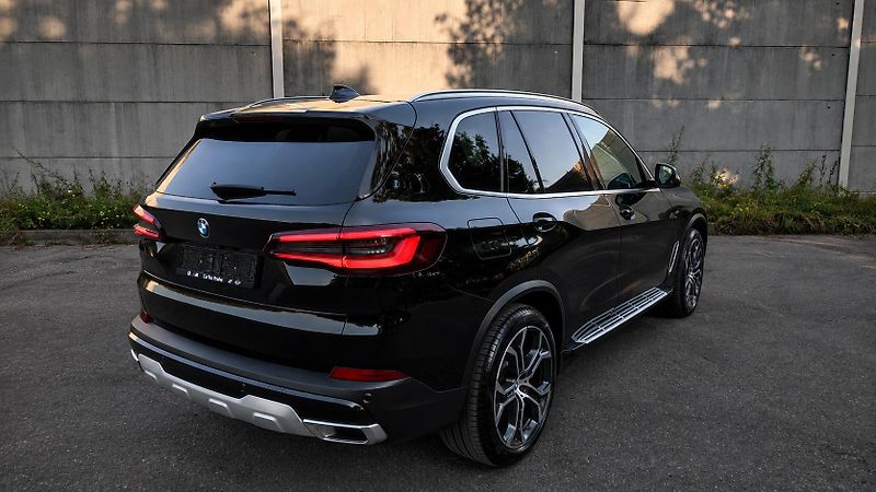 BMW X5 (2022) 30d M paket | 1. maj. - fotka 7 z 39