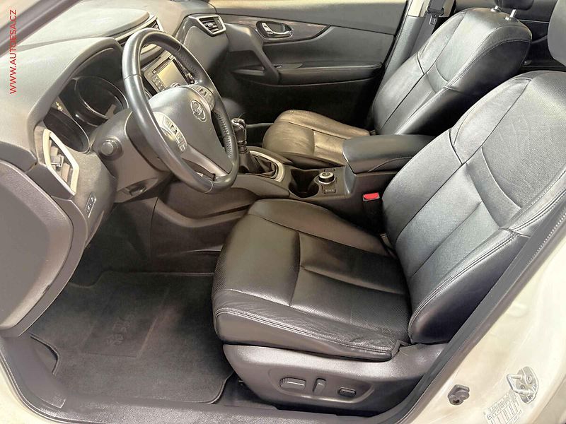 Nissan X-Trail (2015) 1.6 dCi 4x4, ČR, Navi, LED - fotka 9 z 18