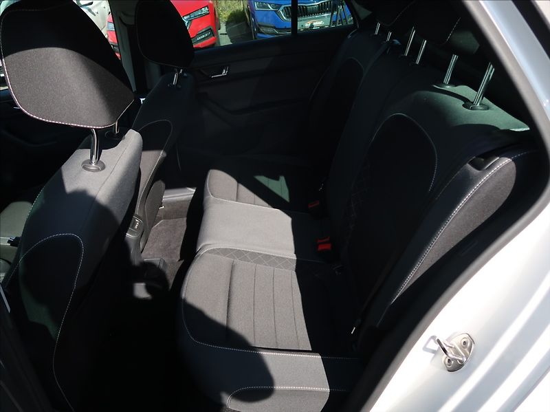 Škoda Fabia 1,0 TSi,70kW,1majČR,Serv.k,DPH - fotka 17 z 25