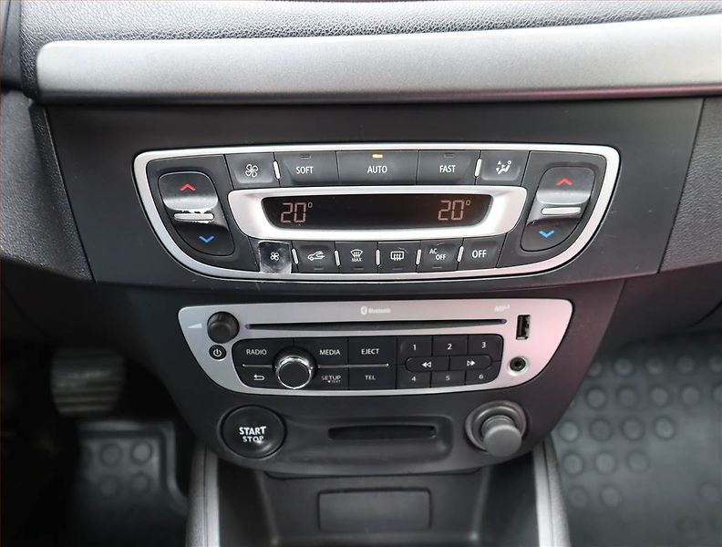 Renault Fluence (2015) 1.6 dCi, Tempomat - fotka 12 z 19