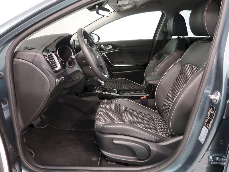 Kia XCeed (2025) TOP 1,5 T-GDi 103kW 7DCT - fotka 12 z 27