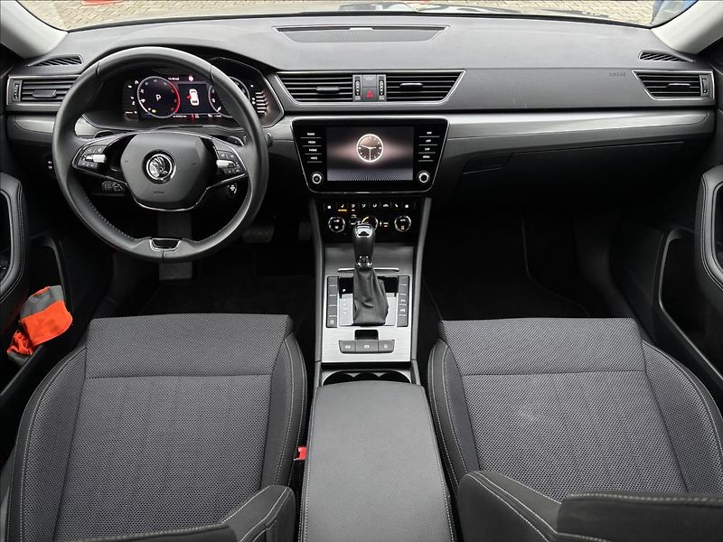 Škoda Superb 2,0 TDI 110kW Style DSG - fotka 26 z 42