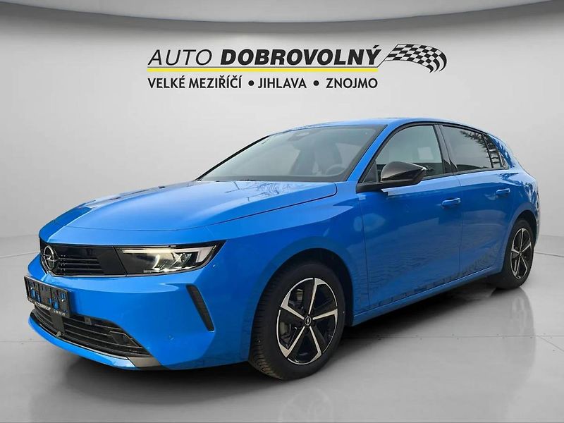 Opel Astra Edition HB 1.2 TURBO (96kW/130 - fotka 2 z 26