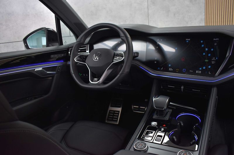 Volkswagen Touareg 3.0 TDI R-LINE*ZÁRUKA*TAŽNÉ*ČR - fotka 8 z 48