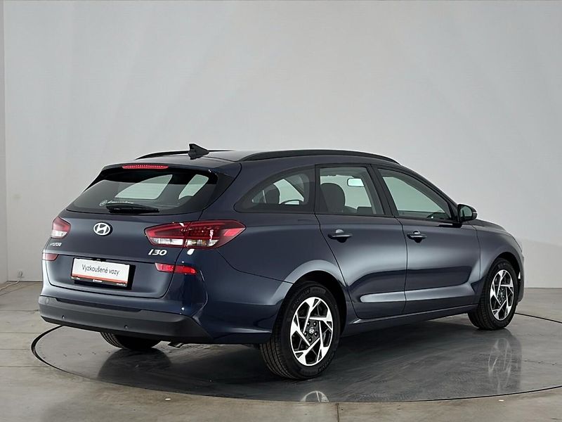 Hyundai i30 Smart DCT - fotka 2 z 26