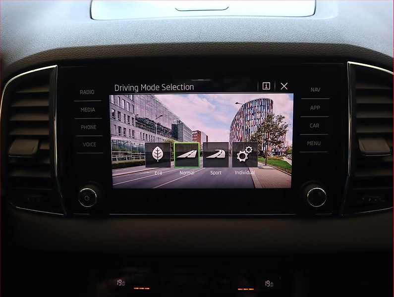 Škoda Karoq (2021) Style 2.0 TDI, Automat - fotka 16 z 24