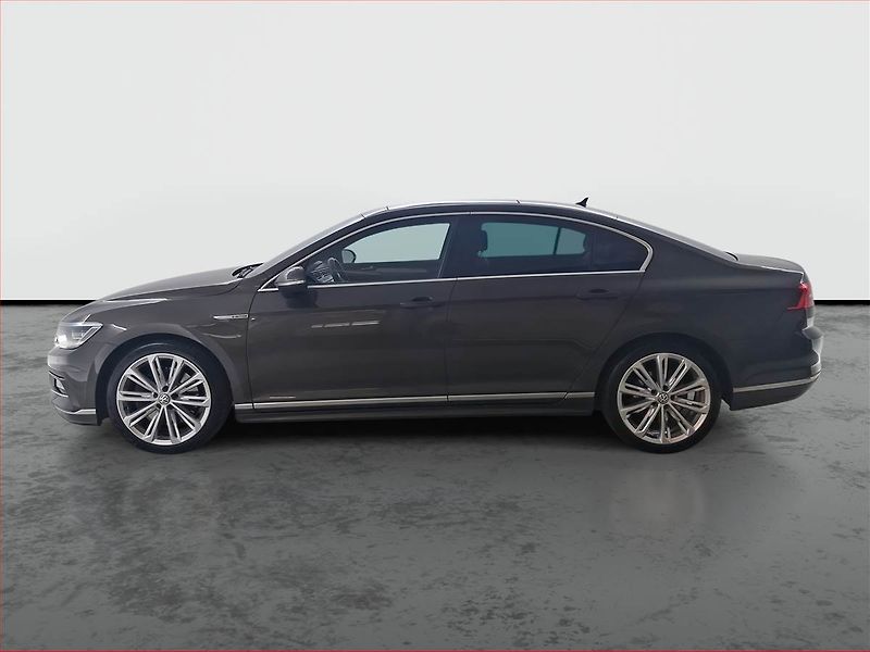 Volkswagen Passat (2016) R-Line 2.0 BiTDI, 4X4 - fotka 3 z 17