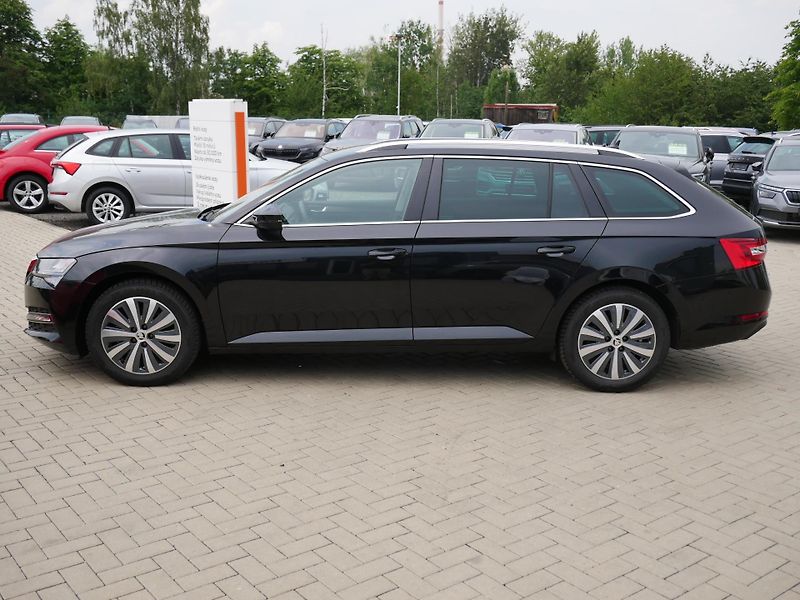 Škoda Superb - fotka 3 z 25