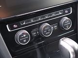 Volkswagen Golf R 2,0 TSI 228kW 4M DSG Virtual - náhled 26