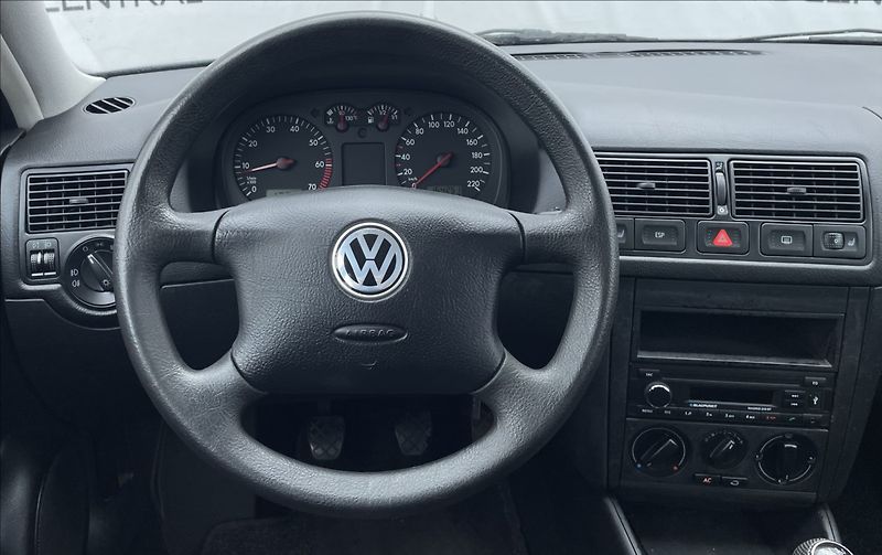 Volkswagen Golf 1,4 i 16v 55kw servis - fotka 13 z 21