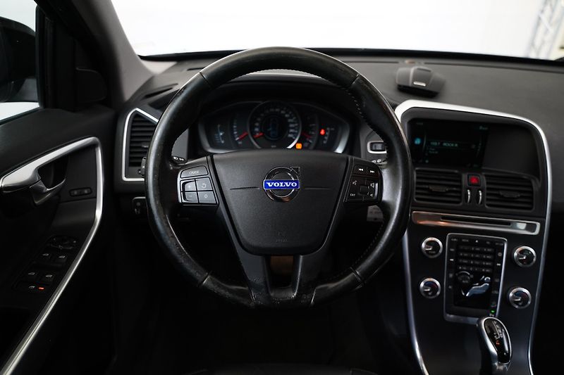 Volvo XC60 - fotka 17 z 27