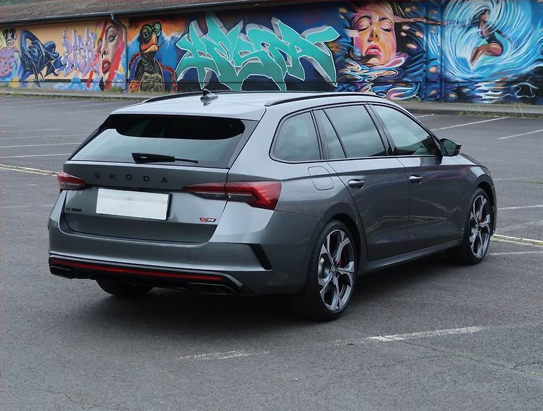 Škoda Octavia (2024) RS 2.0 TSI - fotka 5 z 15