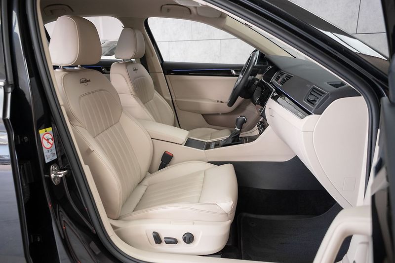 Škoda Superb TDI 147kW L&K 4x4*DPH*ČR 1.MAJ - fotka 11 z 52