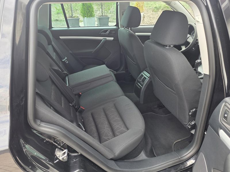 Škoda Octavia (2012) 1.4TSI 90kW ELEGANCE TAŽNÉ - fotka 10 z 19