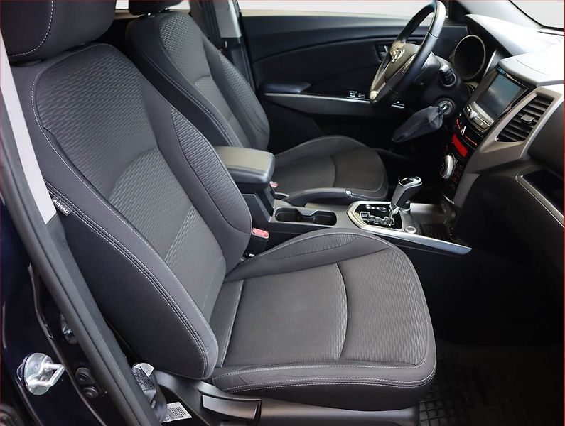 SsangYong Tivoli (2018) 1.6 e-XGi, Automat, Serv.kniha - fotka 9 z 17