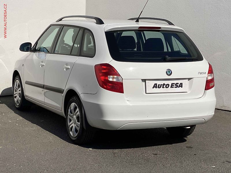 Škoda Fabia (2008) 1.2i, ČR, Ambiente, AC - fotka 6 z 16