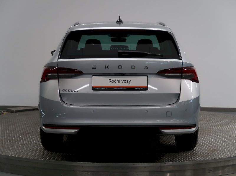 Škoda Octavia (2025) TOP SELECTION 2.0TDI 110KW DSG - fotka 9 z 44