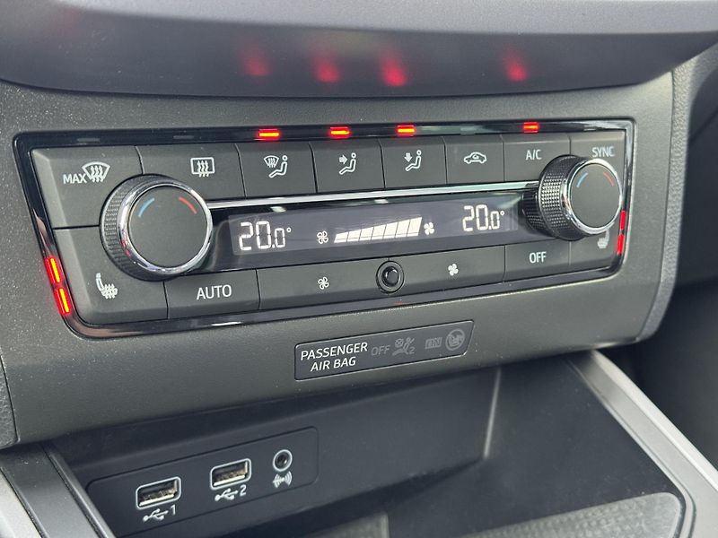 Seat Arona (2019) 1.0TSi 85kW DSG, Virtual - fotka 37 z 54