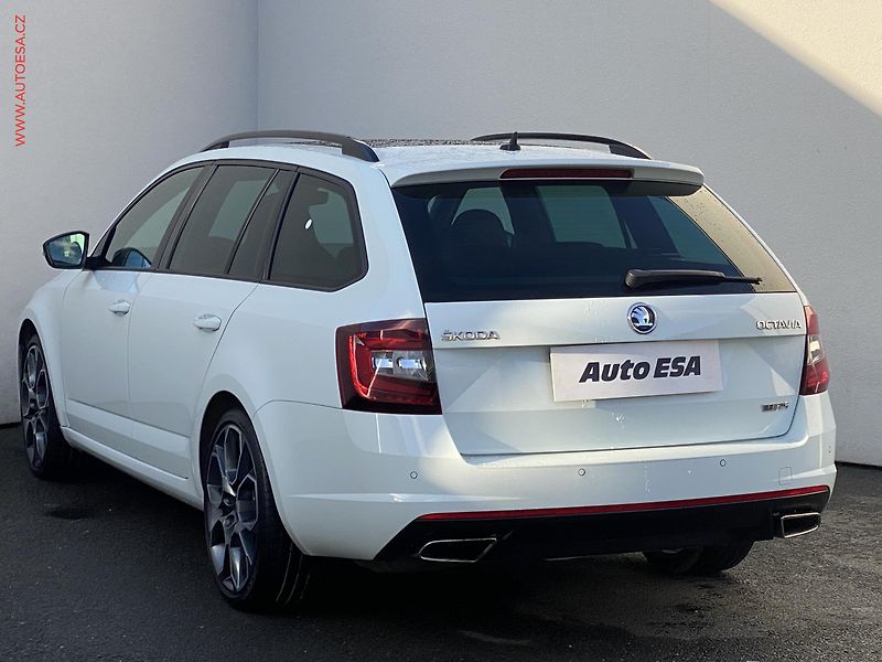 Škoda Octavia (2017) 2.0TDi, RS, LED, panor - fotka 6 z 19