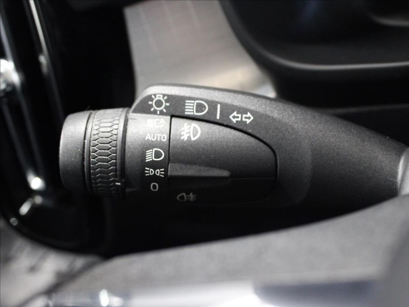 Volvo XC40 2,0 T5 182KW AWD zánovní - fotka 20 z 34