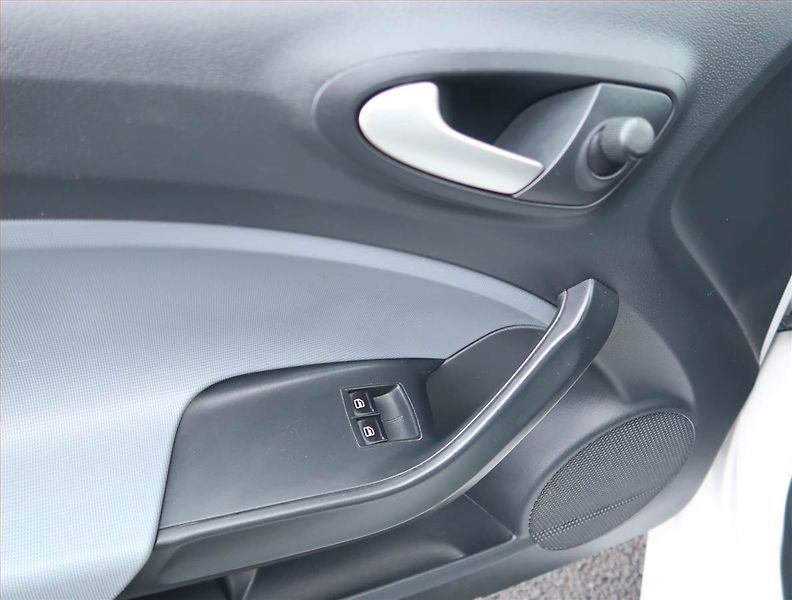 Seat Ibiza (2012) 1.2 12V, nová STK, zamluveno - fotka 15 z 15