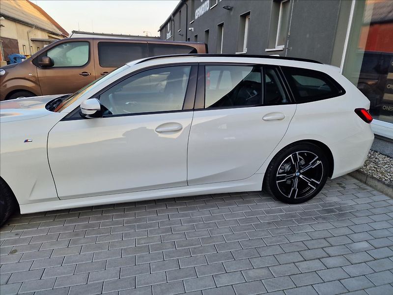 BMW Řada 3 320d xDrive M-Sport,ČR,1.Maj. - fotka 44 z 50