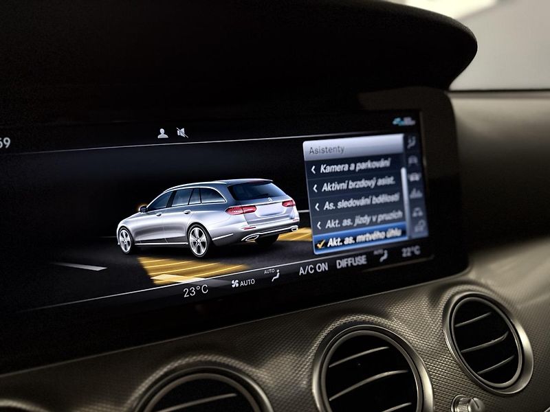Mercedes-Benz Třídy E (2018) 220D,TOP ,TZ, adaptivní tempo - fotka 30 z 34