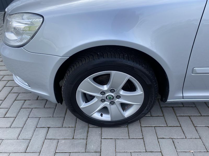 Škoda Octavia 1.4 TSI 90kW -ELEGANCE-PDC-ALU - fotka 9 z 44