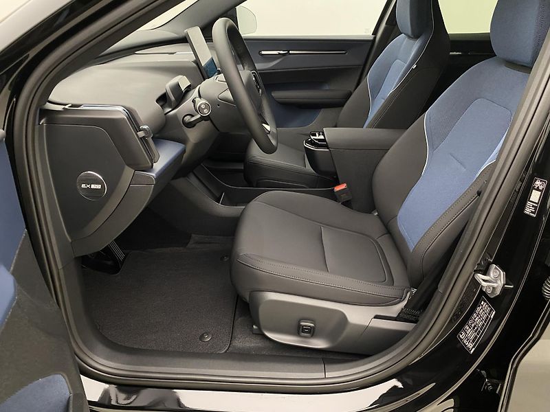 Volvo EX30 (2026) CROSS COUNTRY P5 LONG R. PLUS - fotka 3 z 61