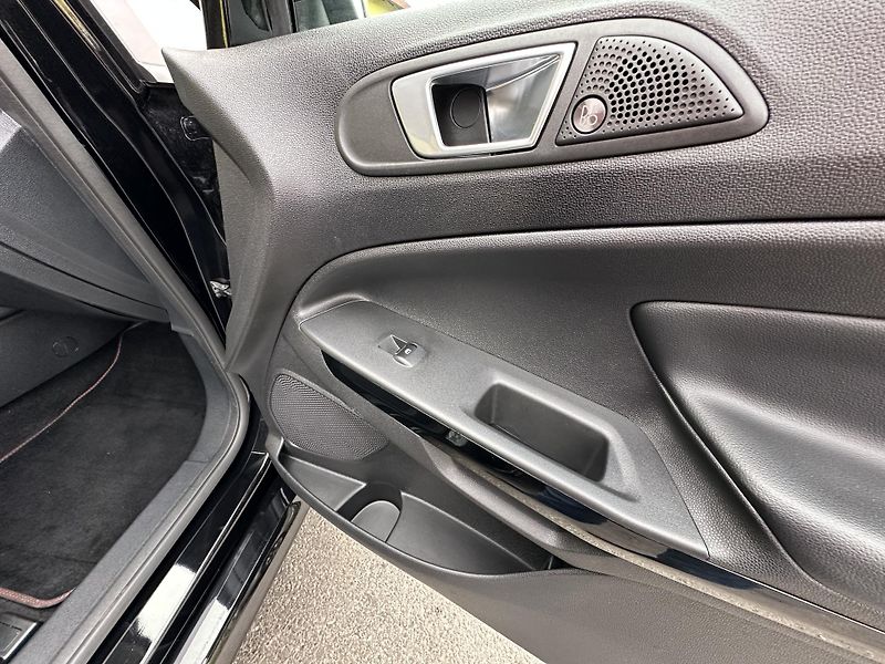 Ford EcoSport (2023) 1.0EB/92kW *ST LINE* 1.Maj.  - fotka 23 z 41
