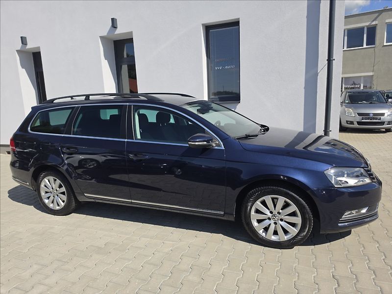 Volkswagen Passat 1,4 TSi 90KW Comfortline NAVI - fotka 5 z 45