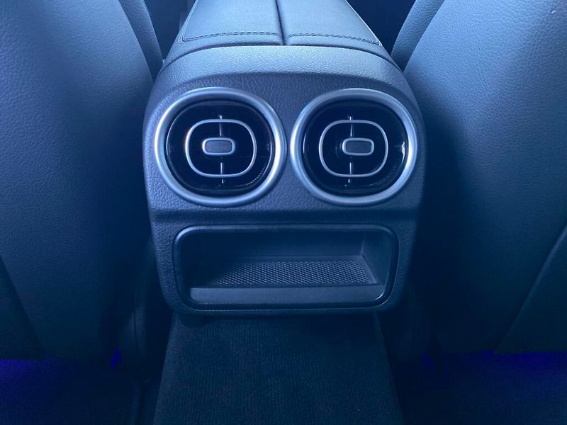 Mercedes-Benz Třídy C (2021) C 220 d 4MATIC kombi - fotka 24 z 28