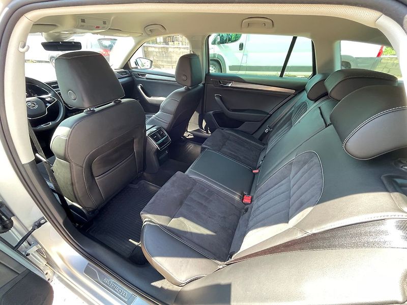 Škoda Superb STYLE 2.0TDi 147kW*4x4*CZ*DSG* - fotka 16 z 37