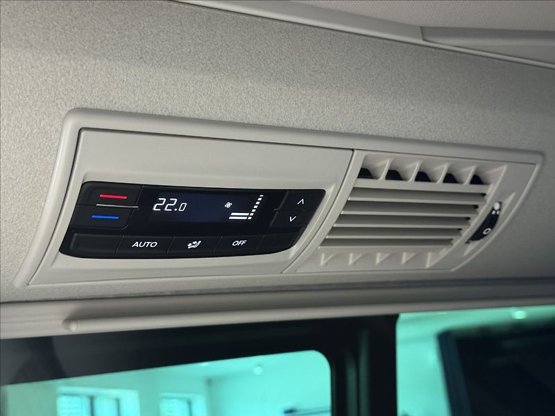 Volkswagen California 2,0 TDi  DSG Beach LED Assist - fotka 19 z 50