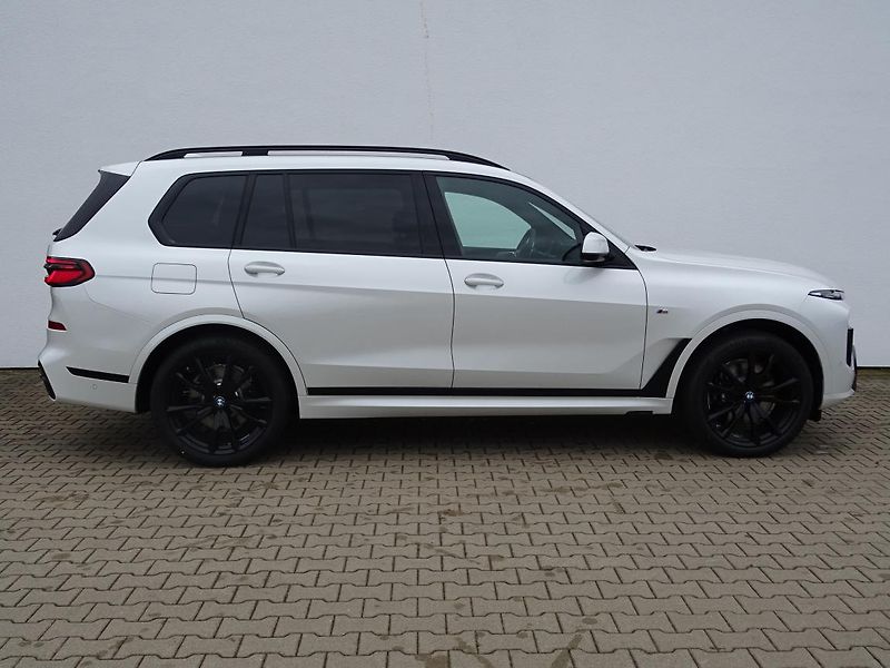 BMW X7 xDrive40d - fotka 5 z 6
