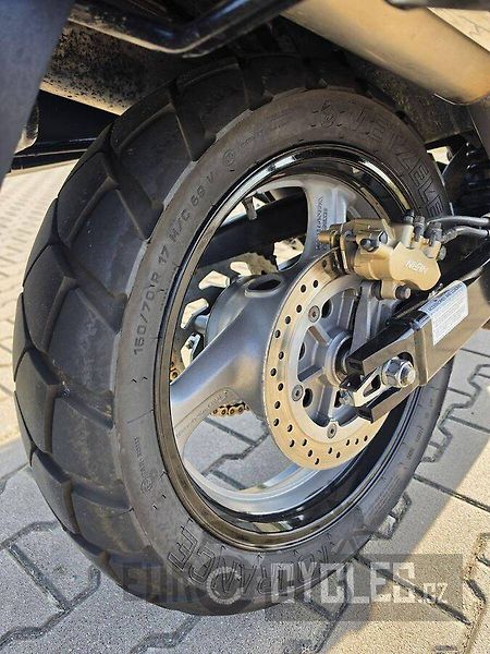 Honda XL 1000 V Varadero (2004) - fotka 8 z 17