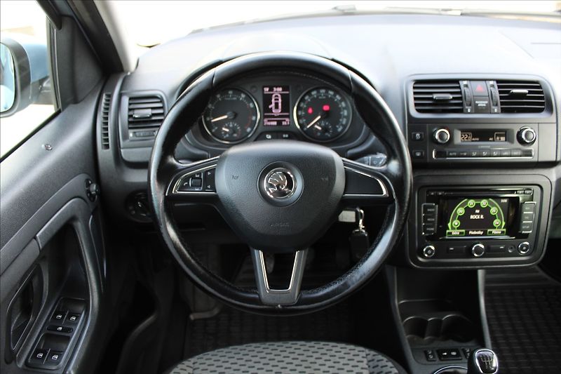 Škoda Roomster 1,2 TSI  NAVIGACE,STYLE - fotka 10 z 24