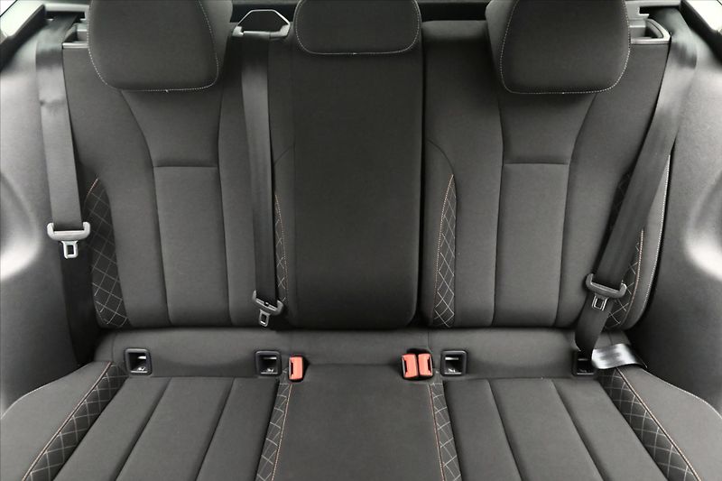 Škoda Kamiq 1,0 TSI 81 kW VIRTUAL NAVI Zár - fotka 27 z 30